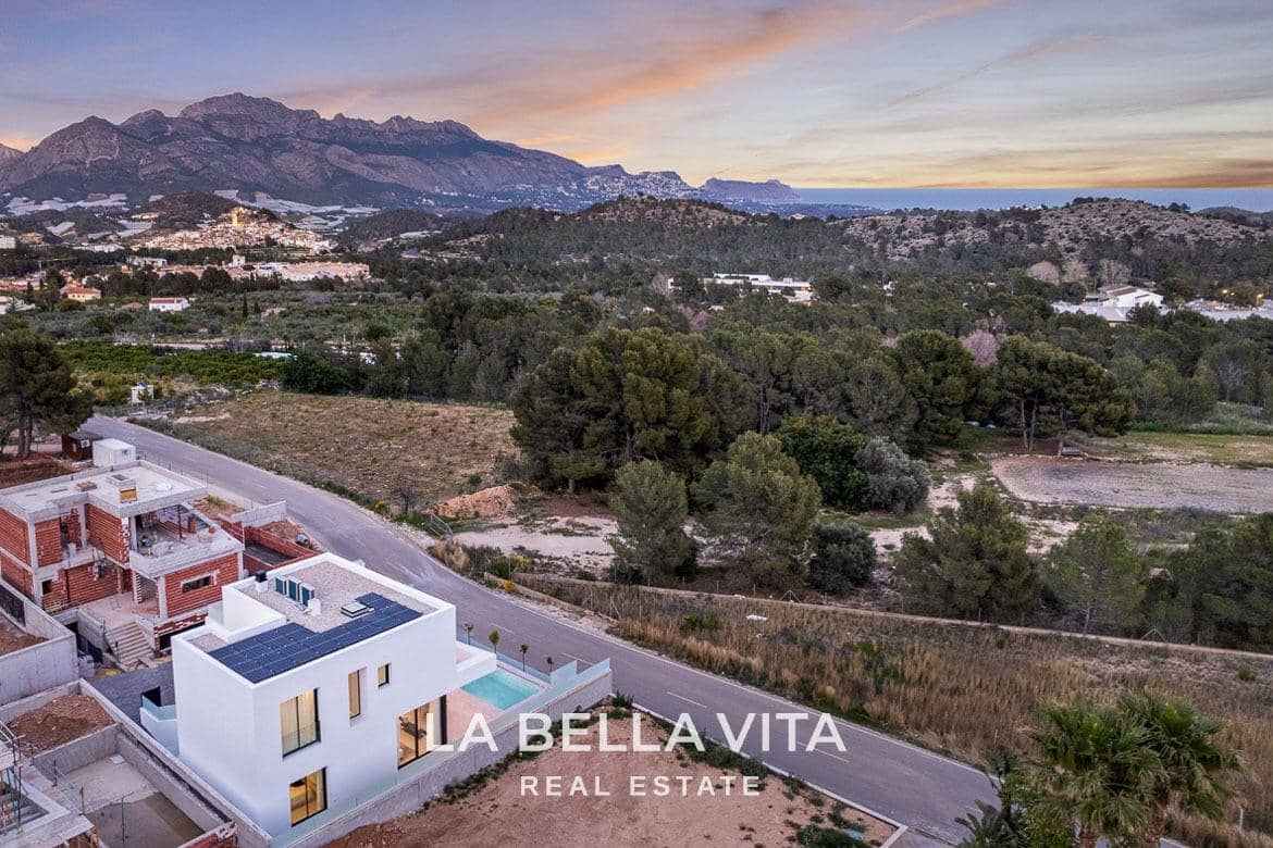 Chalet de 3 habitaciones en Polop en venta con piscina garaje - 725.000 € (Ref: 9266509)