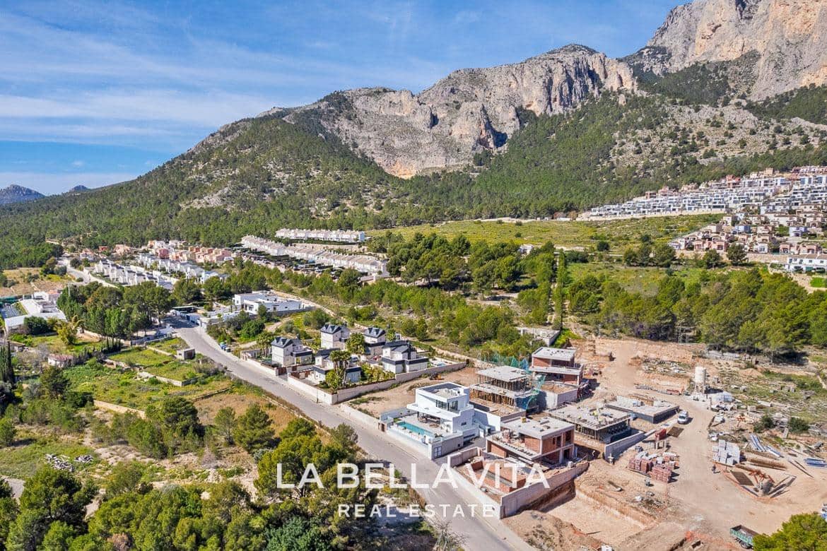 Chalet de 3 habitaciones en Polop en venta con piscina garaje - 725.000 € (Ref: 9266509)