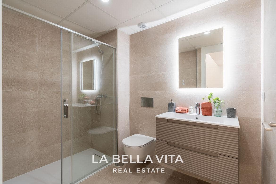 4 quarto Moradia Geminada para venda em La Nucia com piscina - 427 000 € (Ref: 9266510)