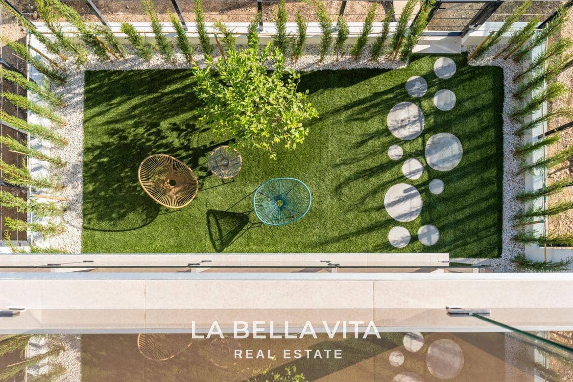 4 quarto Moradia Geminada para venda em La Nucia com piscina - 427 000 € (Ref: 9266510)