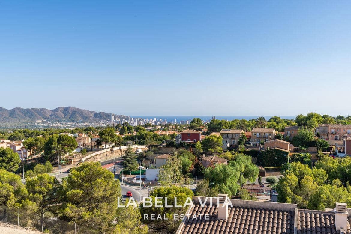 4 quarto Moradia Geminada para venda em La Nucia com piscina - 427 000 € (Ref: 9266510)