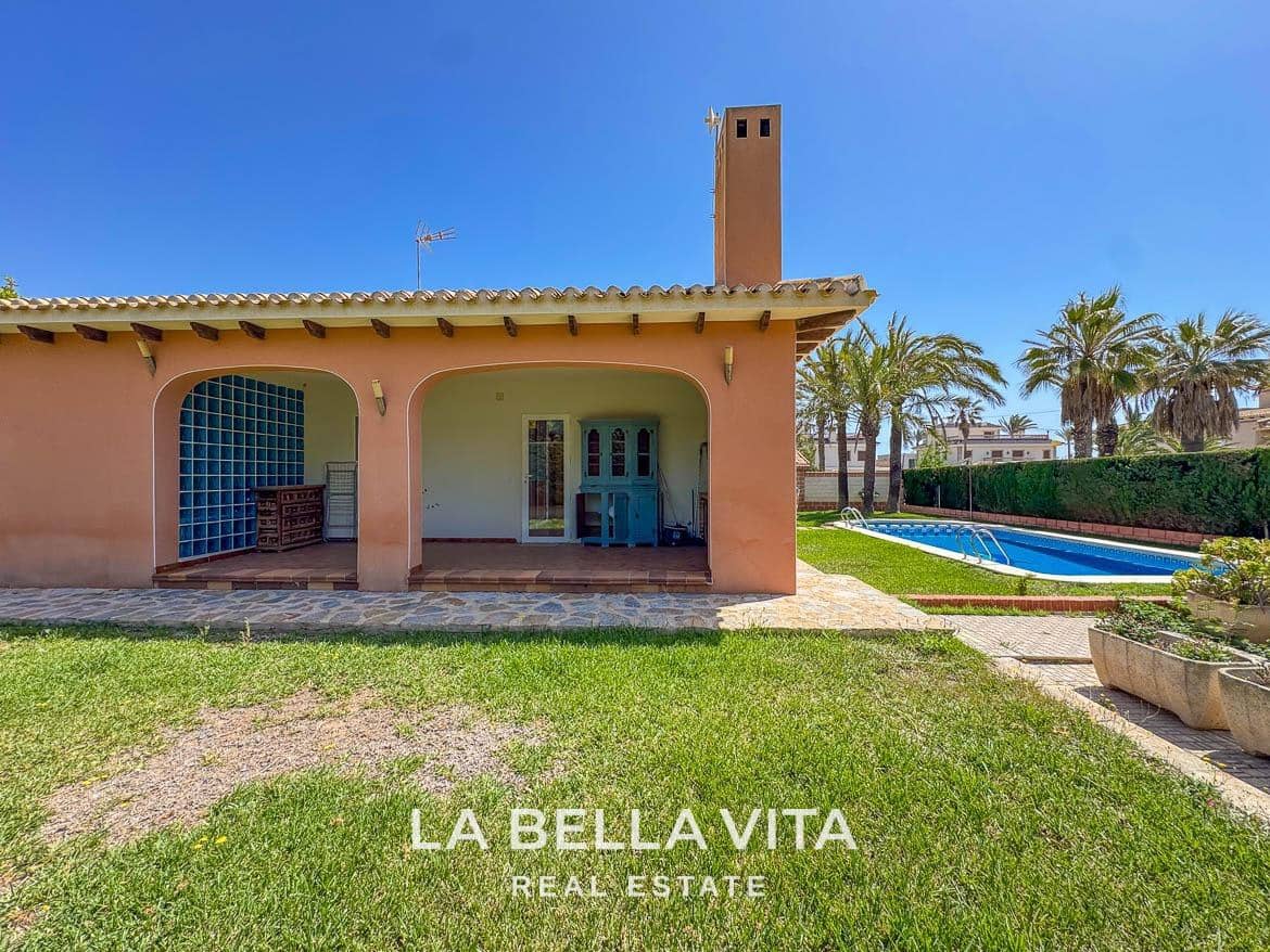 4 bedroom Villa for sale in Cabo Roig with pool - € 950,000 (Ref: 9297063)