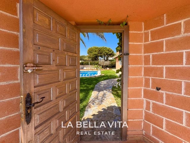 4 bedroom Villa for sale in Cabo Roig, Orihuela with pool - € 950,000 (Ref: 9297063)