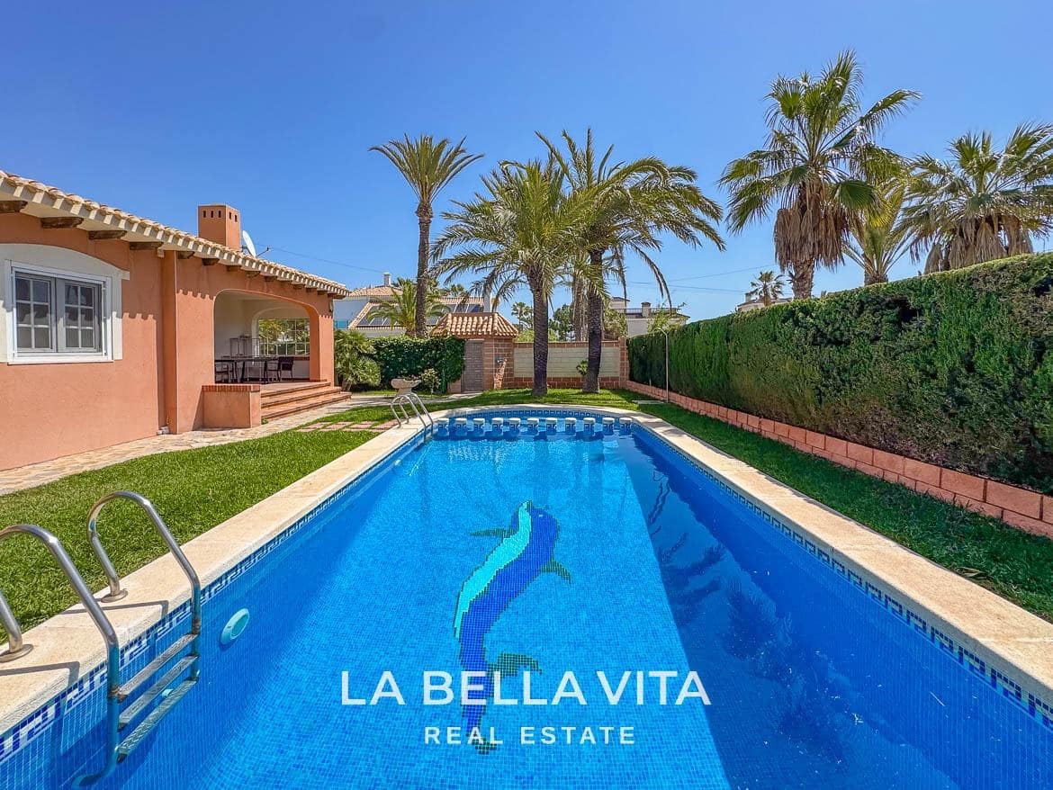 4 bedroom Villa for sale in Cabo Roig with pool - € 950,000 (Ref: 9297063)