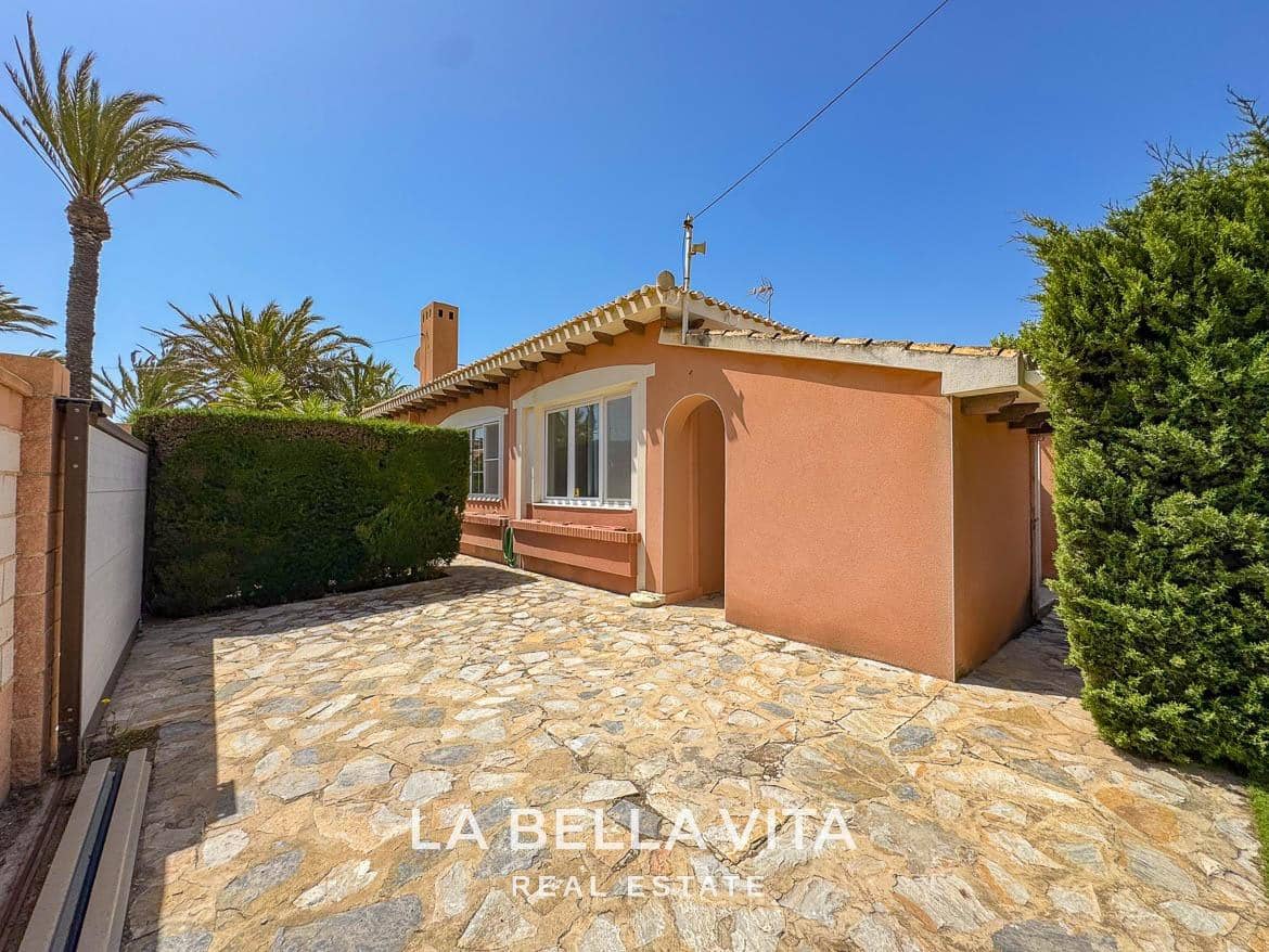 4 bedroom Villa for sale in Cabo Roig with pool - € 950,000 (Ref: 9297063)