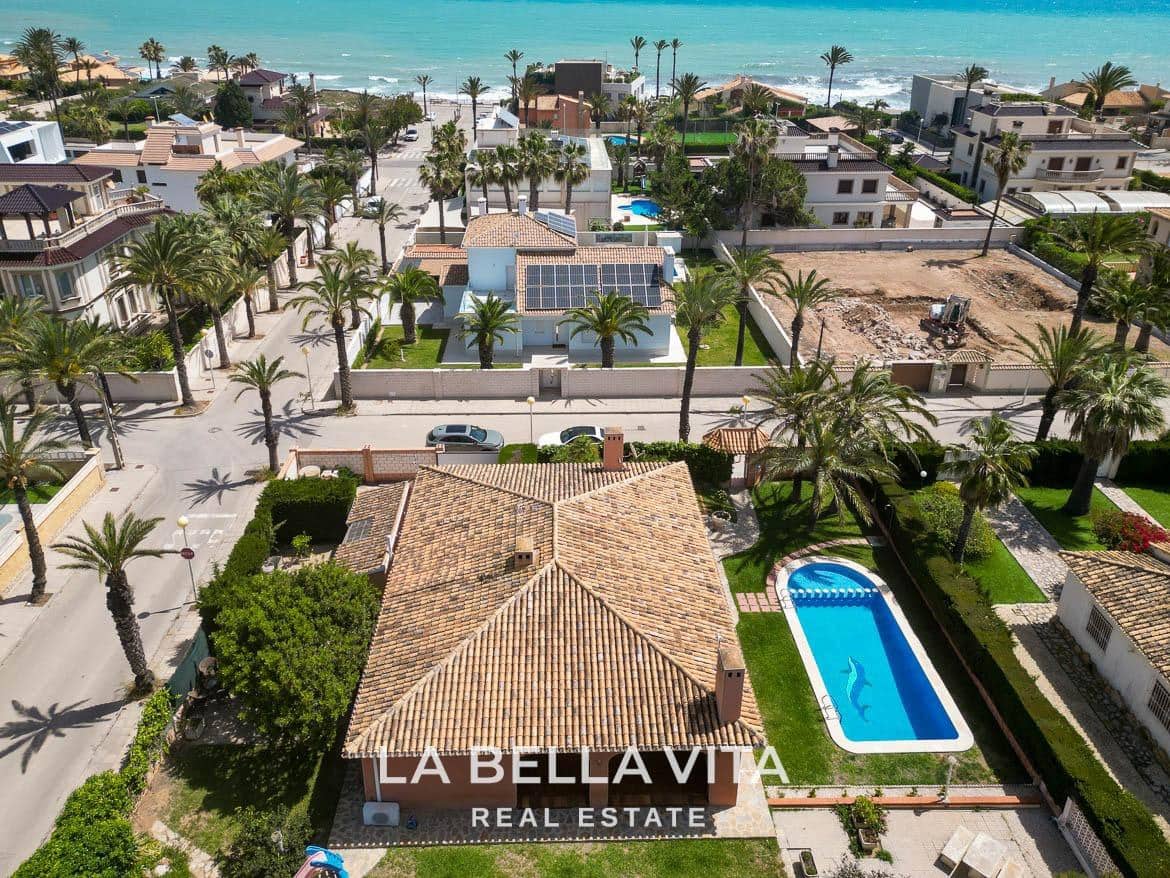 4 bedroom Villa for sale in Cabo Roig with pool - € 950,000 (Ref: 9297063)