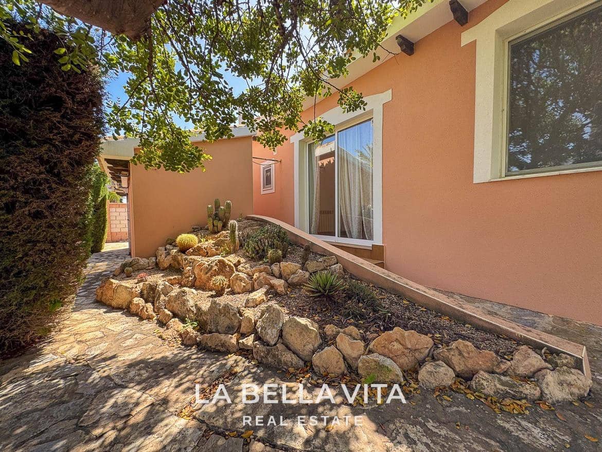 4 bedroom Villa for sale in Cabo Roig with pool - € 950,000 (Ref: 9297063)