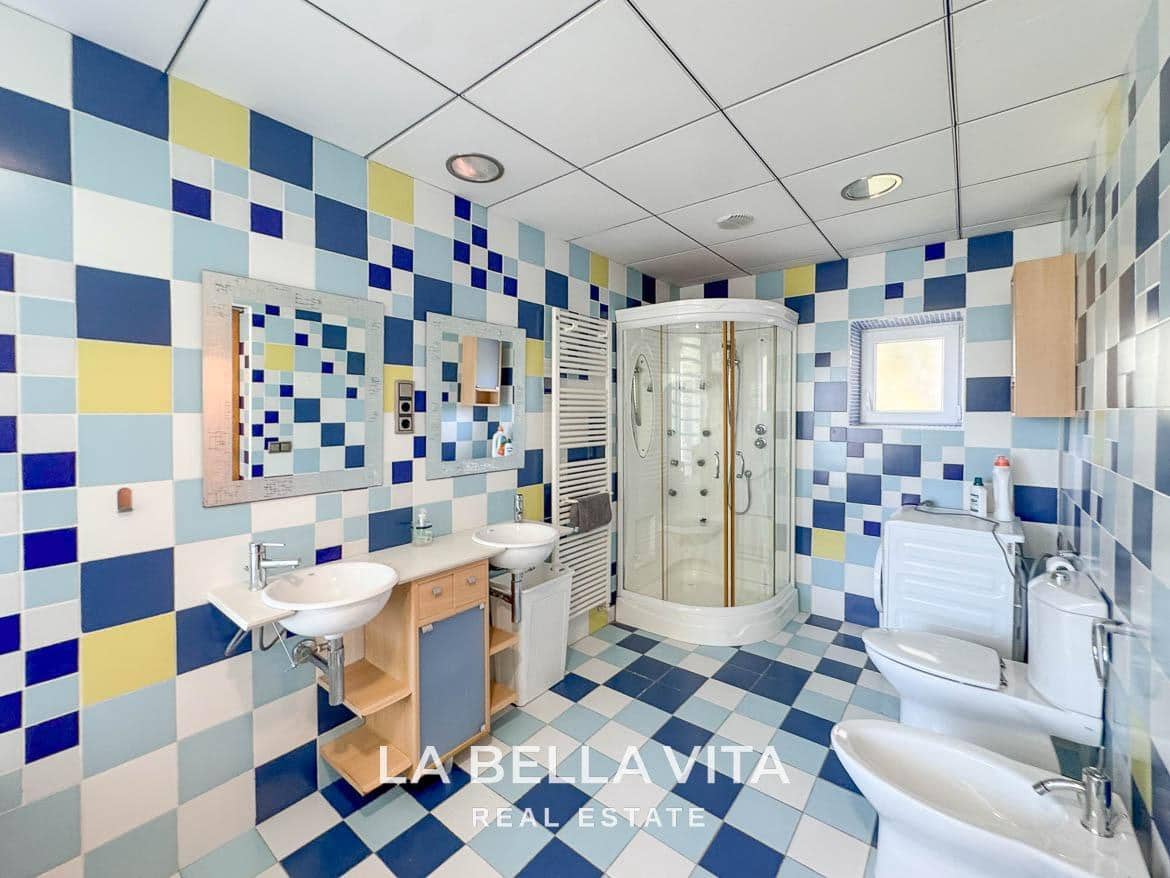 4 bedroom Villa for sale in Cabo Roig with pool - € 950,000 (Ref: 9297063)