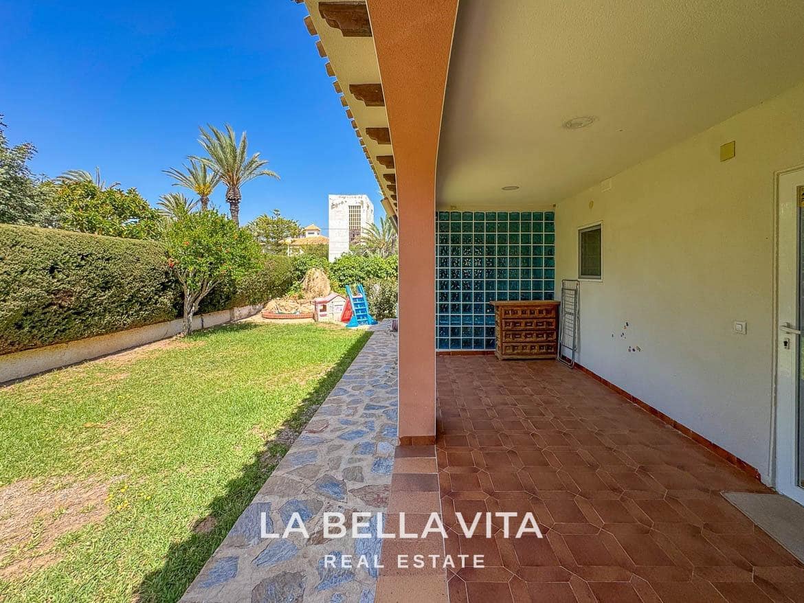 4 bedroom Villa for sale in Cabo Roig with pool - € 950,000 (Ref: 9297063)