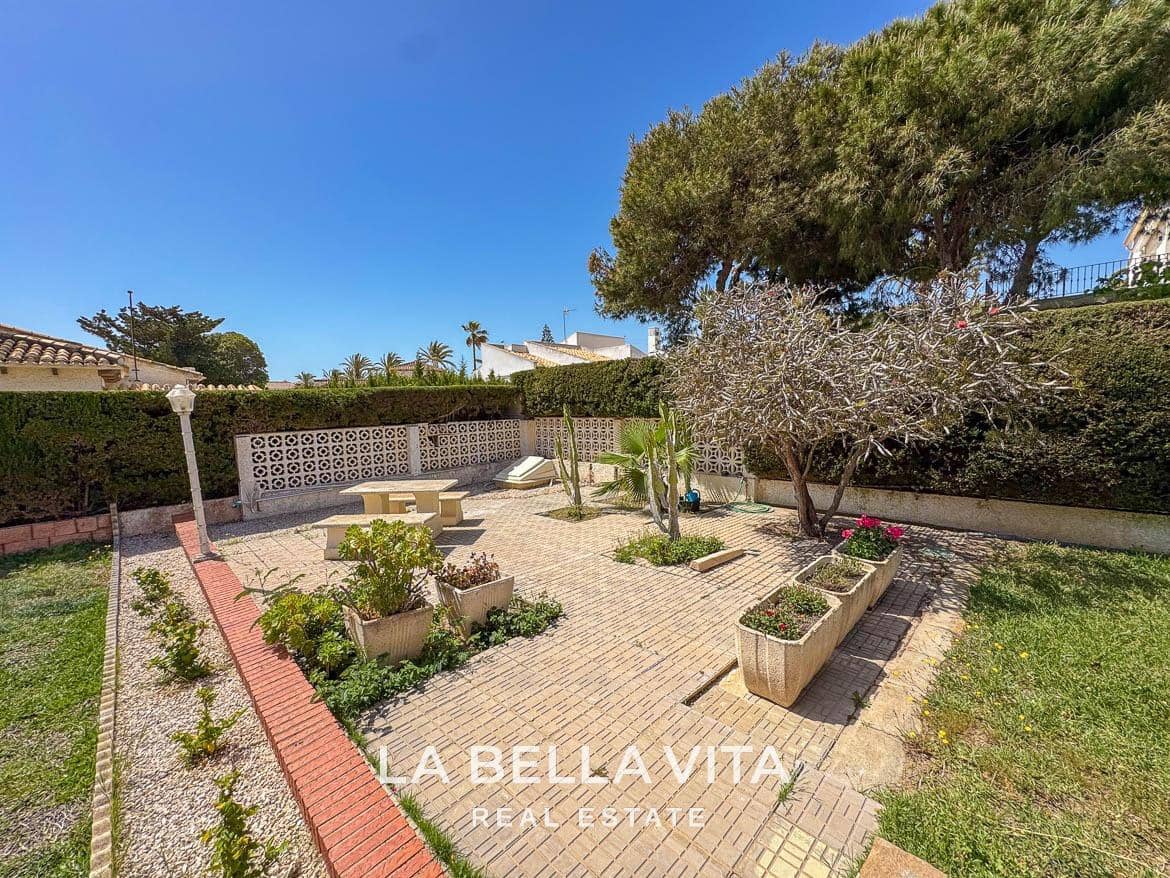 4 bedroom Villa for sale in Cabo Roig with pool - € 950,000 (Ref: 9297063)