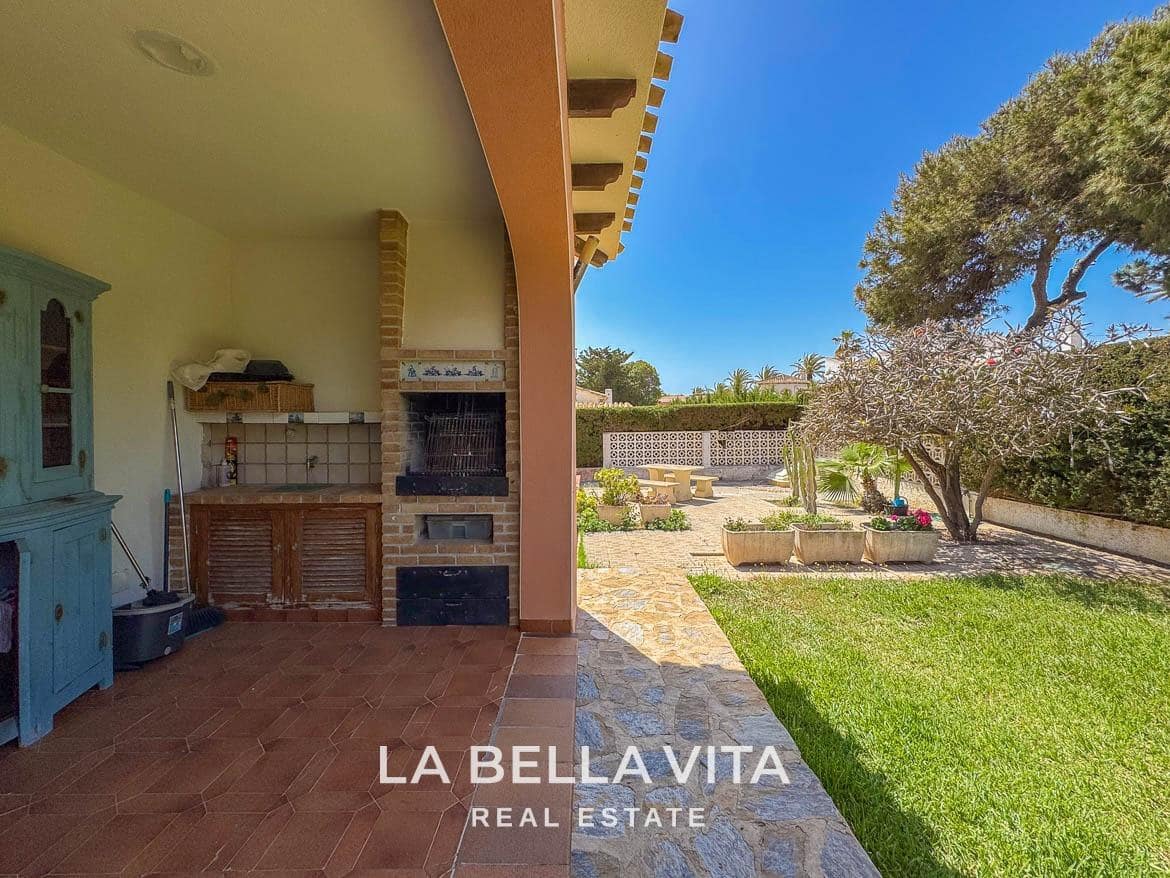 4 bedroom Villa for sale in Cabo Roig with pool - € 950,000 (Ref: 9297063)