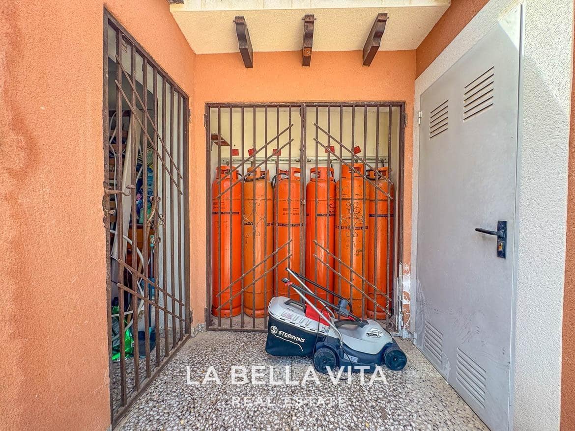 4 bedroom Villa for sale in Cabo Roig with pool - € 950,000 (Ref: 9297063)