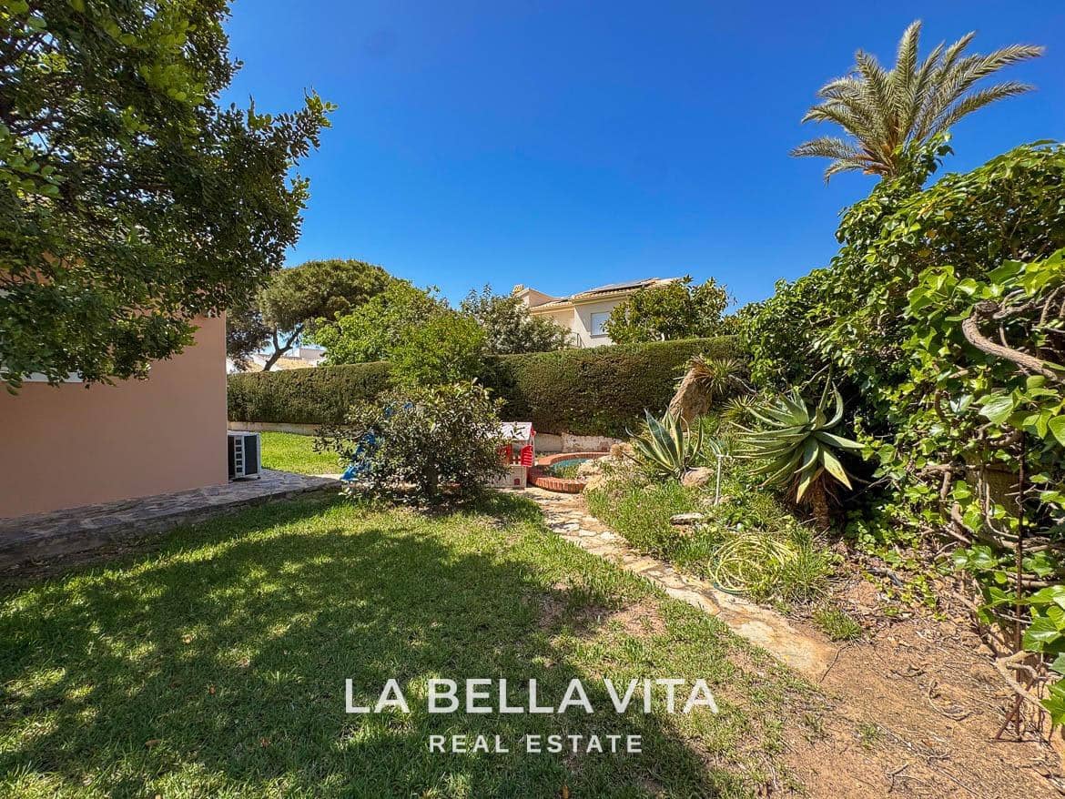 4 bedroom Villa for sale in Cabo Roig with pool - € 950,000 (Ref: 9297063)