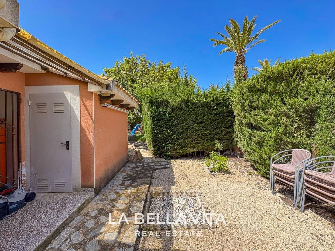 4 bedroom Villa for sale in Cabo Roig with pool - € 950,000 (Ref: 9297063)