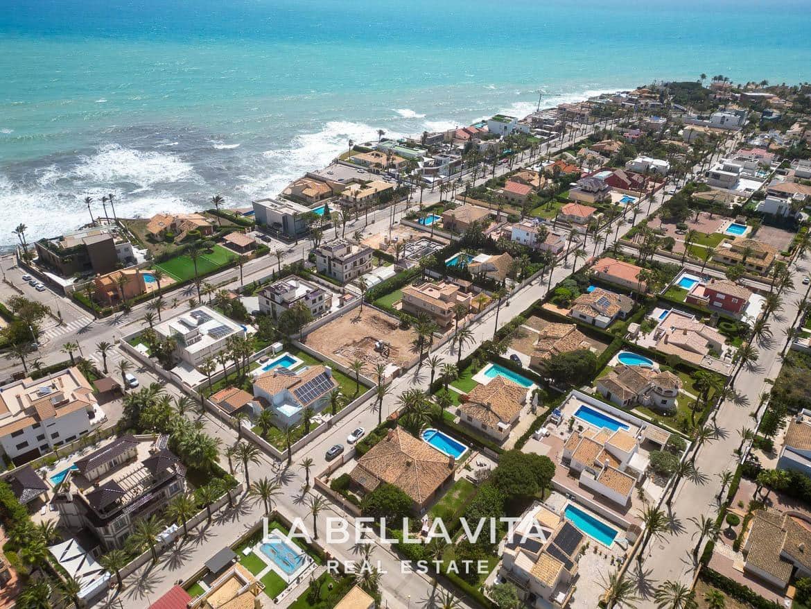 4 bedroom Villa for sale in Cabo Roig with pool - € 950,000 (Ref: 9297063)