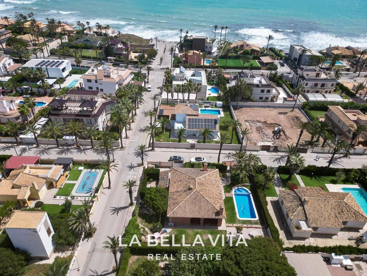 4 bedroom Villa for sale in Cabo Roig with pool - € 950,000 (Ref: 9297063)