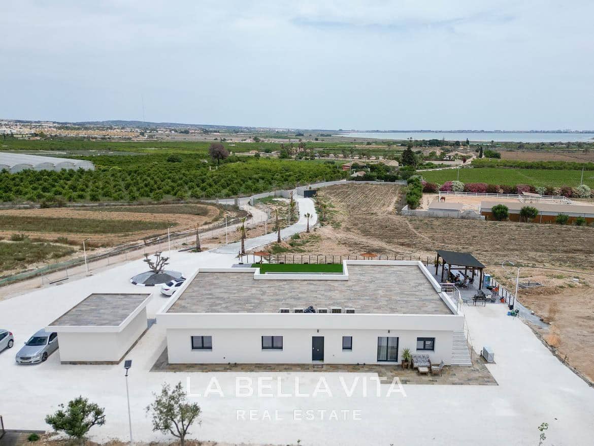 4 soverom Villa til salgs i Rojales med svømmebasseng garasje - € 1 300 000 (Ref: 9335201)