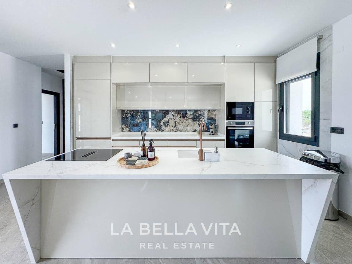 4 soverom Villa til salgs i Rojales med svømmebasseng garasje - € 1 300 000 (Ref: 9335201)