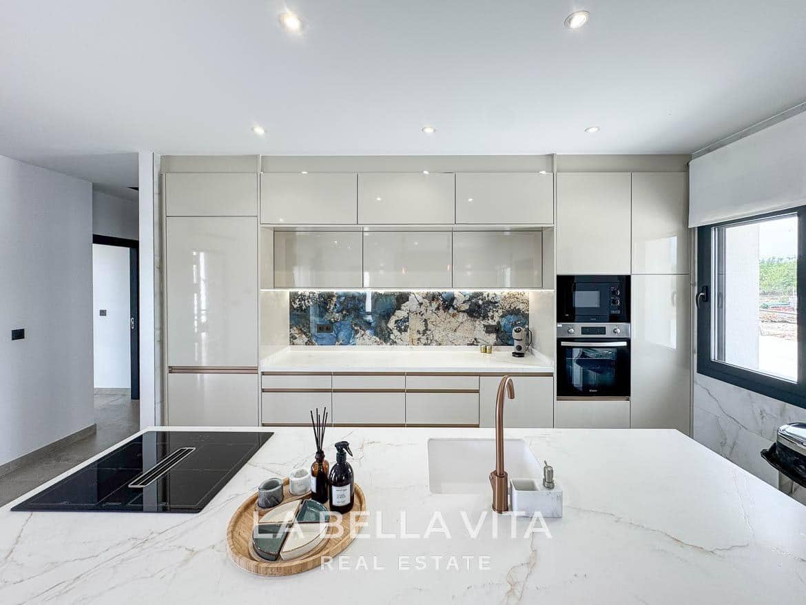 4 soverom Villa til salgs i Rojales med svømmebasseng garasje - € 1 300 000 (Ref: 9335201)