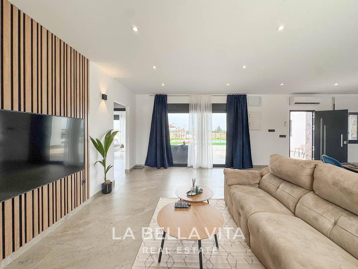 4 soverom Villa til salgs i Rojales med svømmebasseng garasje - € 1 300 000 (Ref: 9335201)