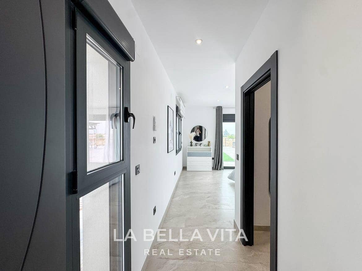 4 soverom Villa til salgs i Rojales med svømmebasseng garasje - € 1 300 000 (Ref: 9335201)