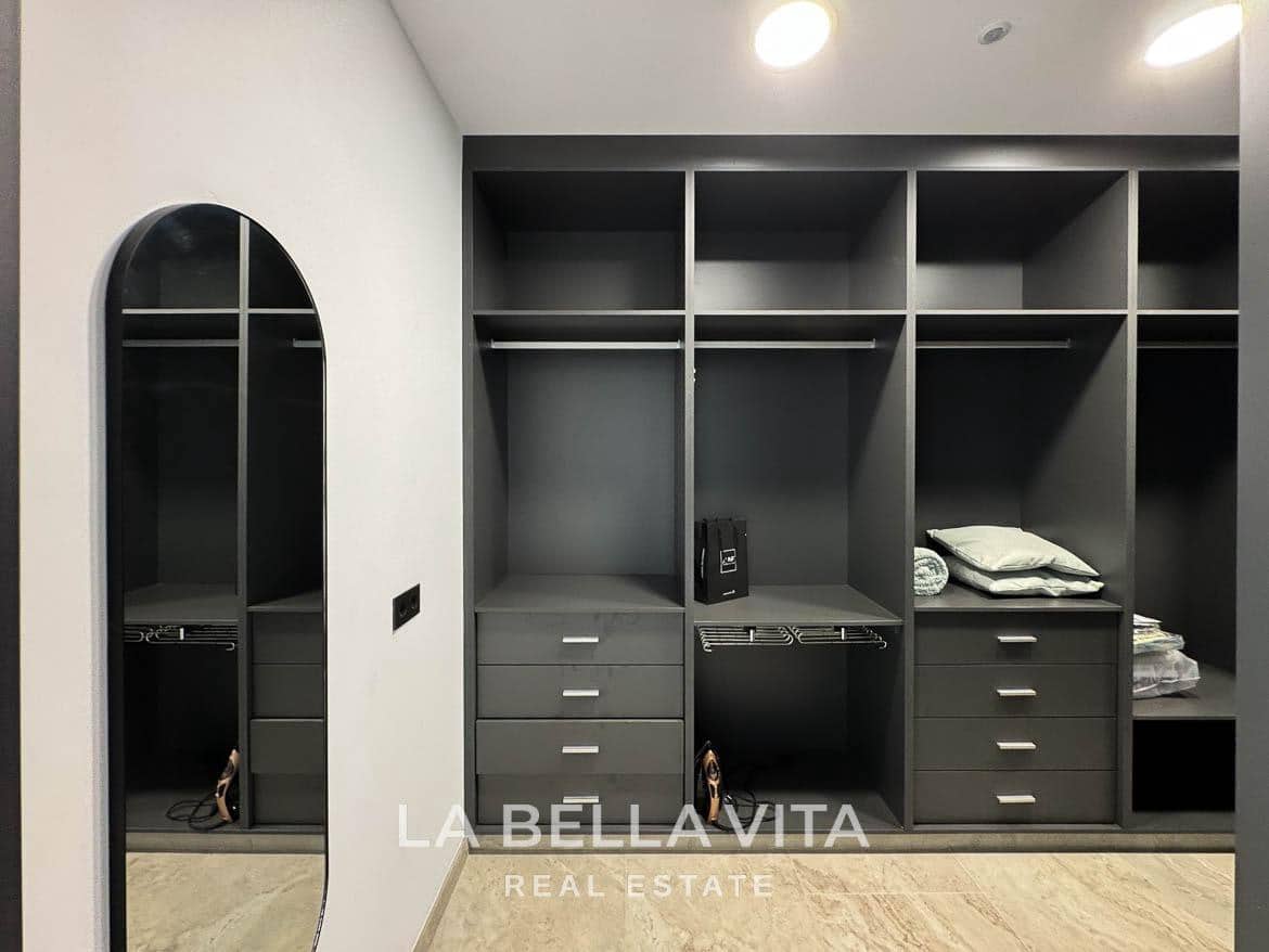 4 soverom Villa til salgs i Rojales med svømmebasseng garasje - € 1 300 000 (Ref: 9335201)