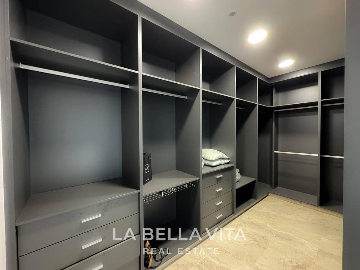 4 soverom Villa til salgs i Rojales med svømmebasseng garasje - € 1 300 000 (Ref: 9335201)