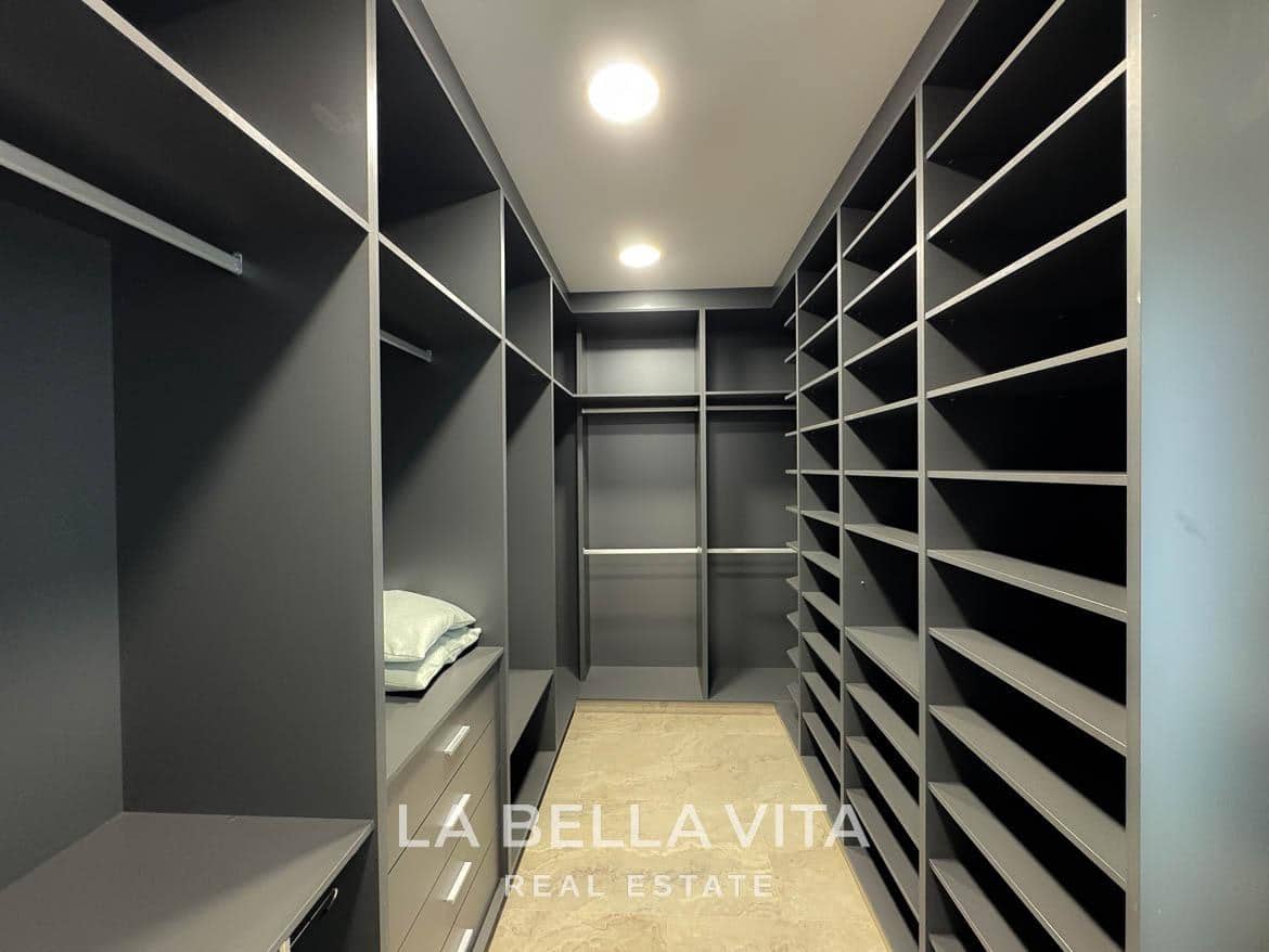 4 soverom Villa til salgs i Rojales med svømmebasseng garasje - € 1 300 000 (Ref: 9335201)