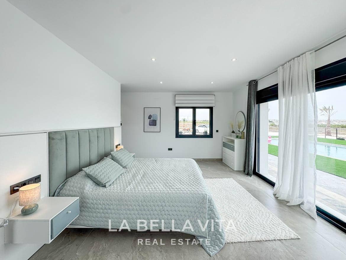 4 soverom Villa til salgs i Rojales med svømmebasseng garasje - € 1 300 000 (Ref: 9335201)