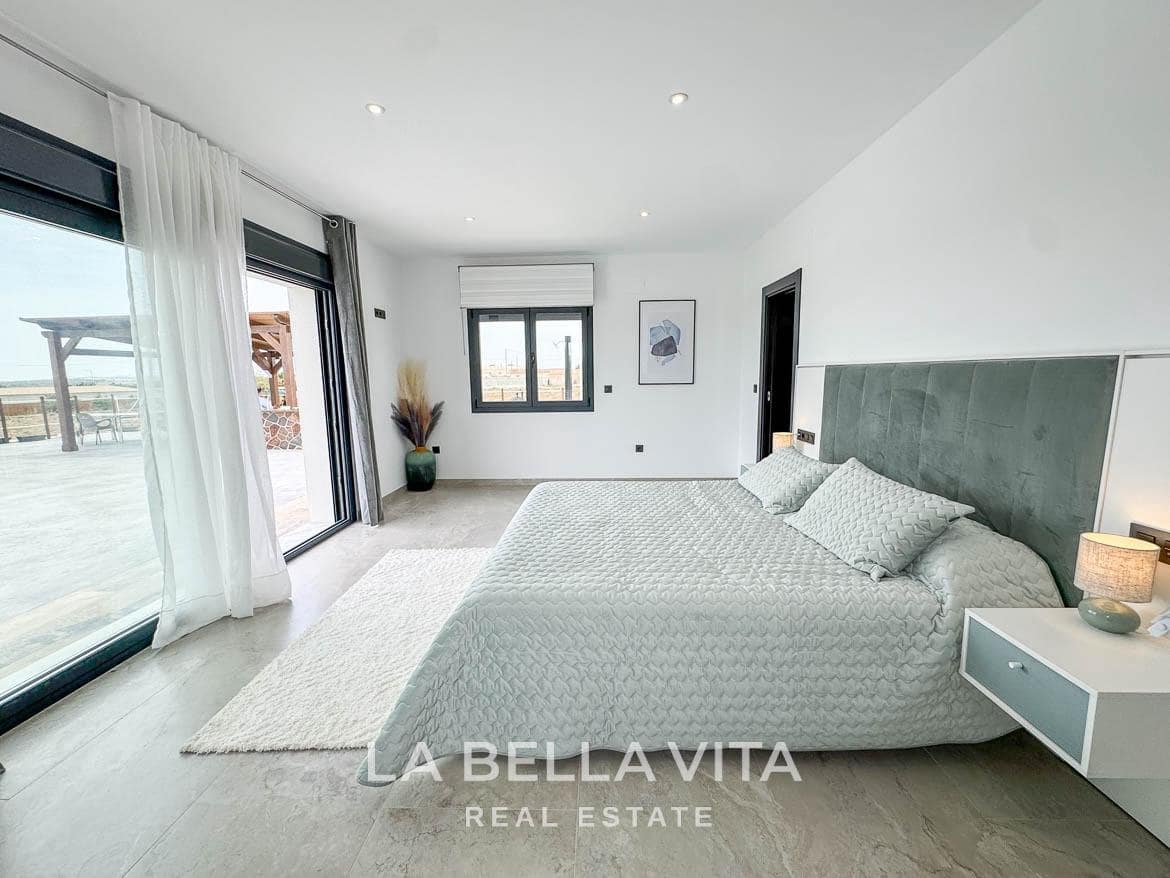 4 soverom Villa til salgs i Rojales med svømmebasseng garasje - € 1 300 000 (Ref: 9335201)