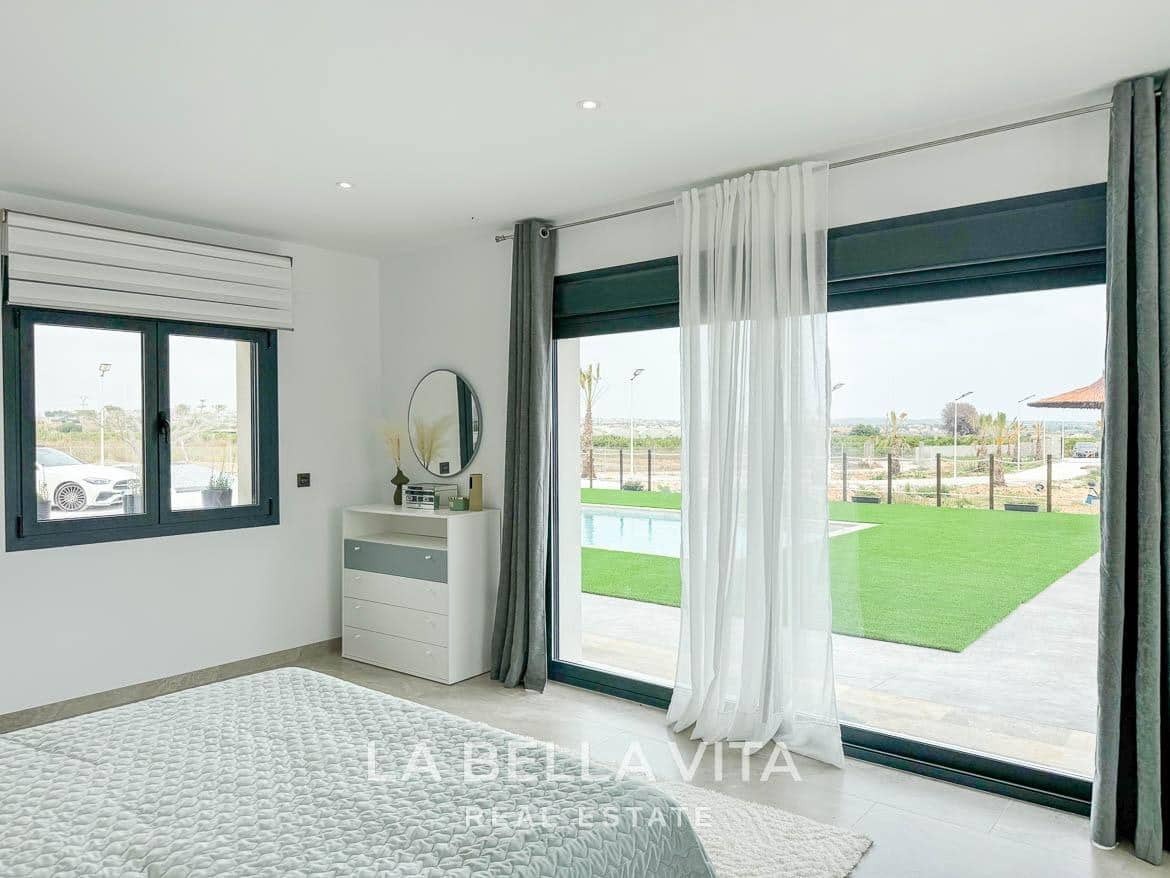 4 soverom Villa til salgs i Rojales med svømmebasseng garasje - € 1 300 000 (Ref: 9335201)