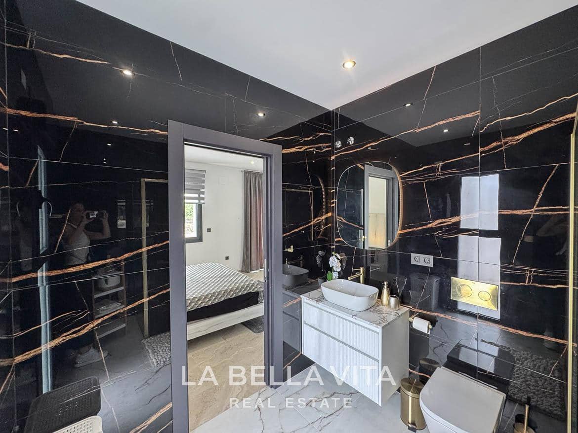 4 soverom Villa til salgs i Rojales med svømmebasseng garasje - € 1 300 000 (Ref: 9335201)