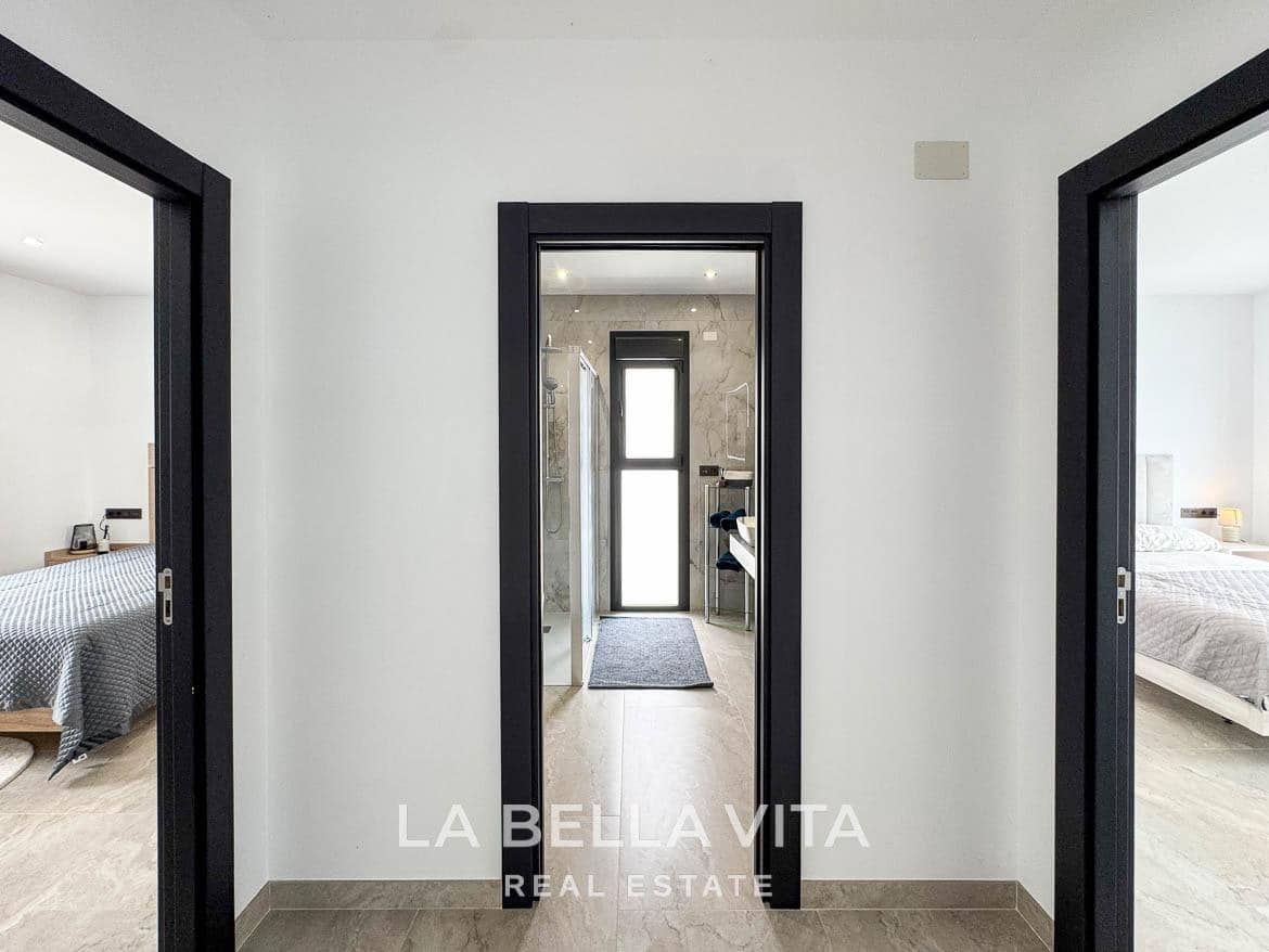 4 soverom Villa til salgs i Rojales med svømmebasseng garasje - € 1 300 000 (Ref: 9335201)