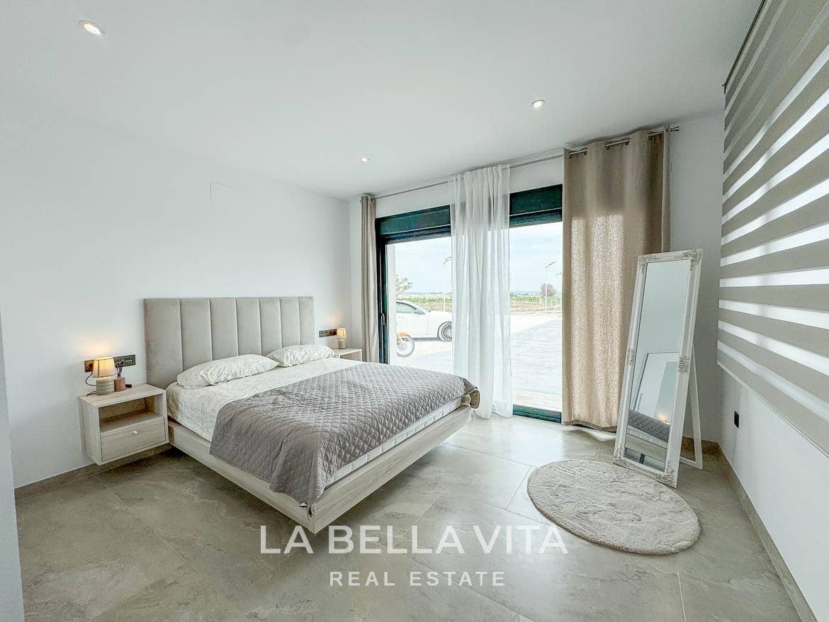 4 soverom Villa til salgs i Rojales med svømmebasseng garasje - € 1 300 000 (Ref: 9335201)