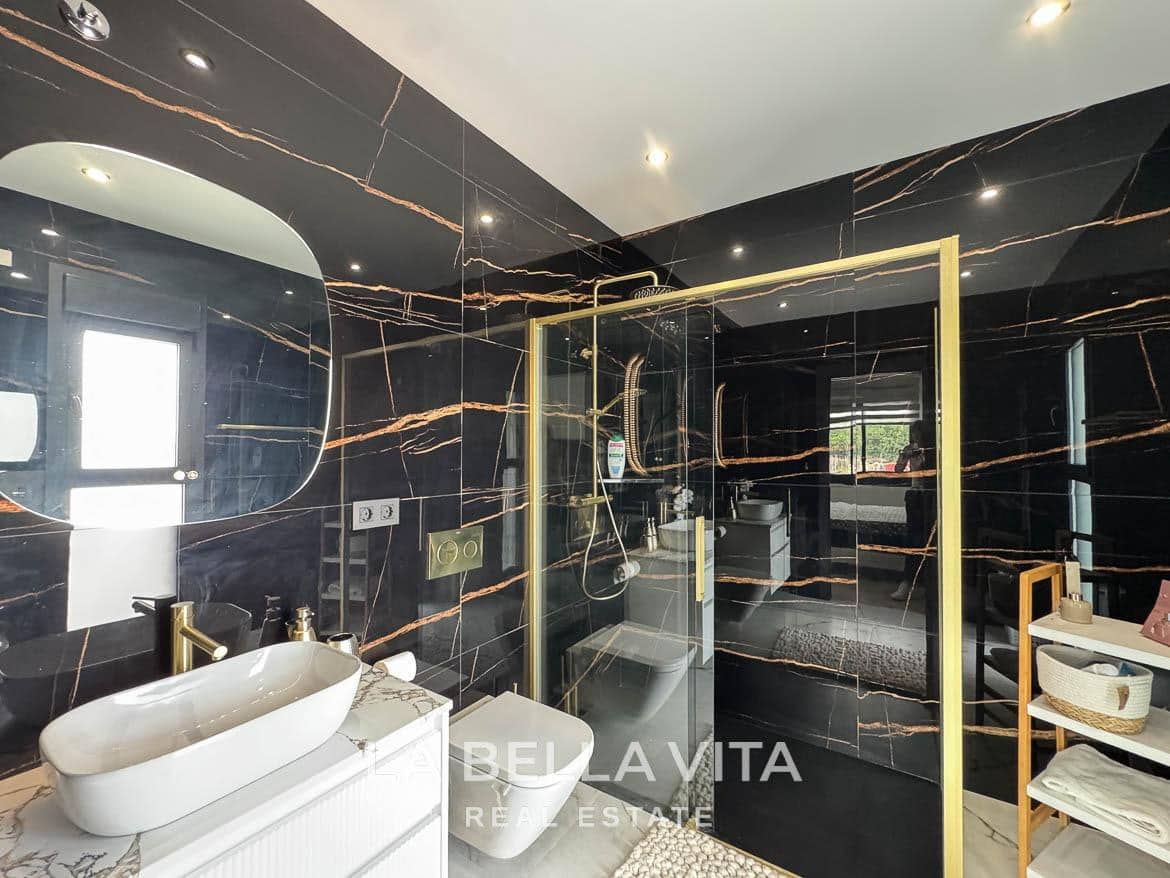 4 soverom Villa til salgs i Rojales med svømmebasseng garasje - € 1 300 000 (Ref: 9335201)