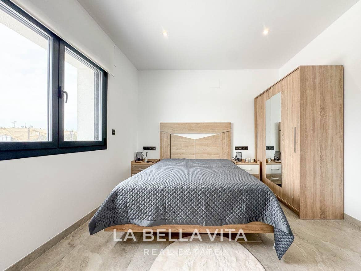 4 soverom Villa til salgs i Rojales med svømmebasseng garasje - € 1 300 000 (Ref: 9335201)