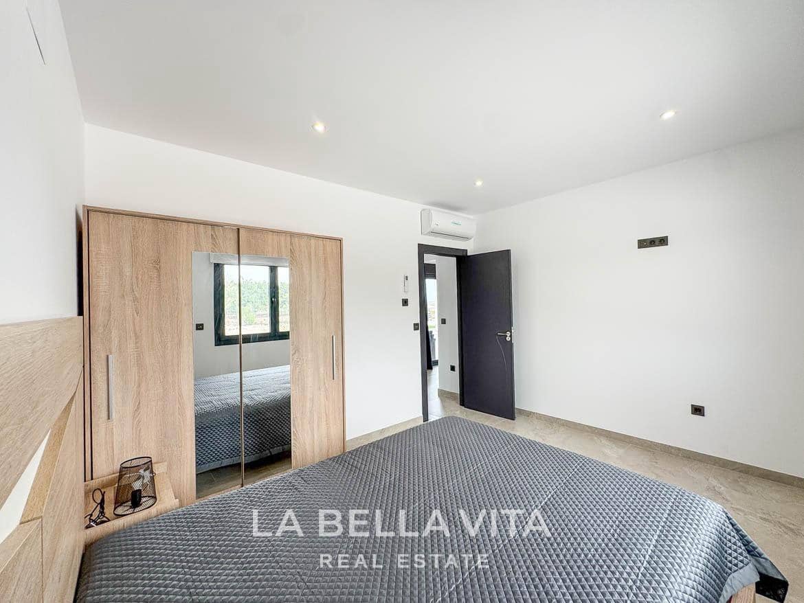 4 soverom Villa til salgs i Rojales med svømmebasseng garasje - € 1 300 000 (Ref: 9335201)