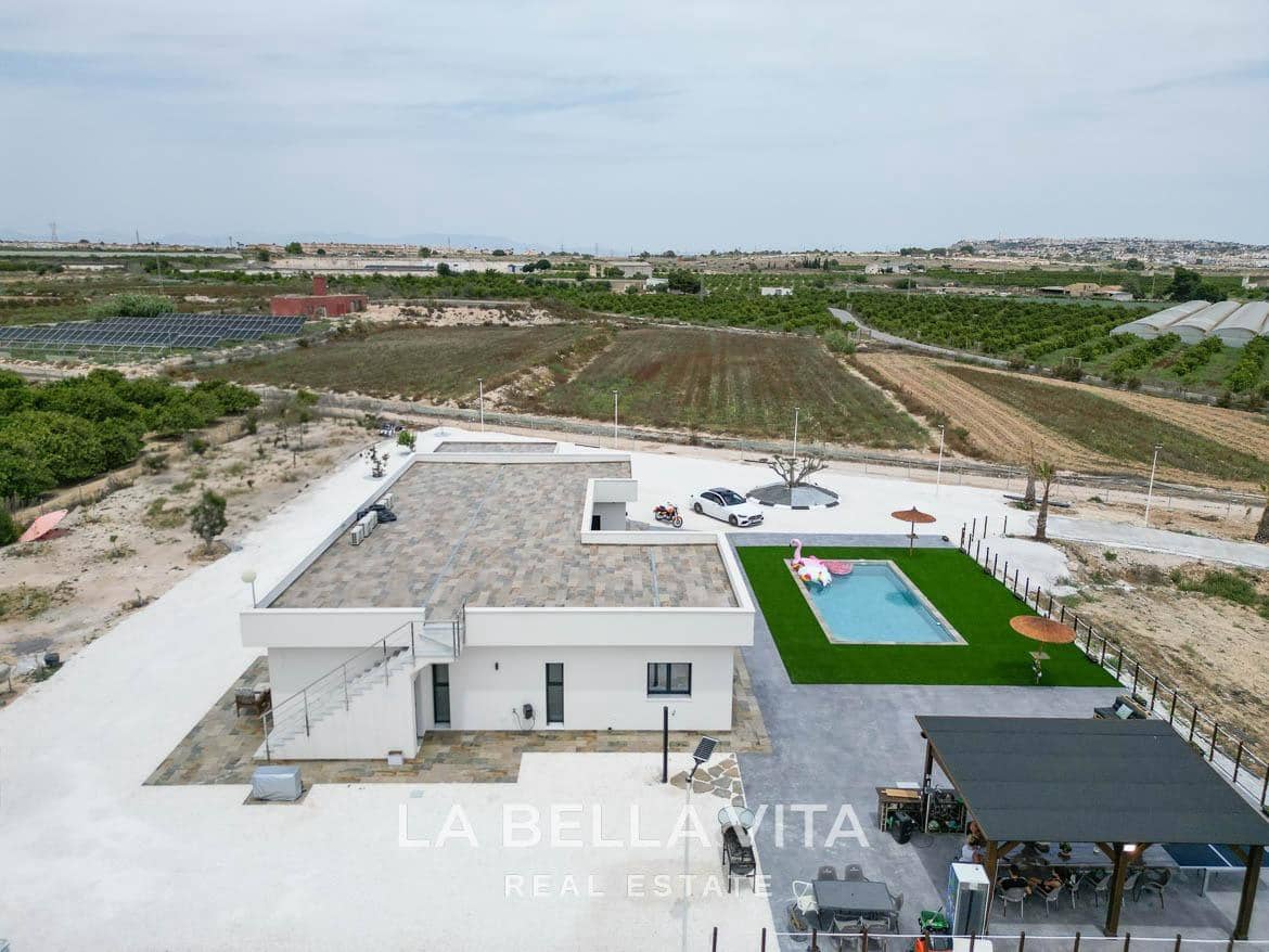 4 soverom Villa til salgs i Rojales med svømmebasseng garasje - € 1 300 000 (Ref: 9335201)