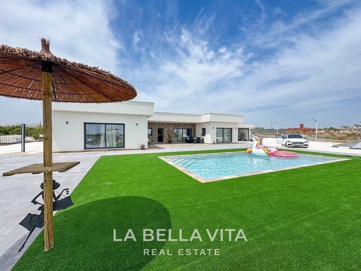 4 soverom Villa til salgs i Rojales med svømmebasseng garasje - € 1 300 000 (Ref: 9335201)