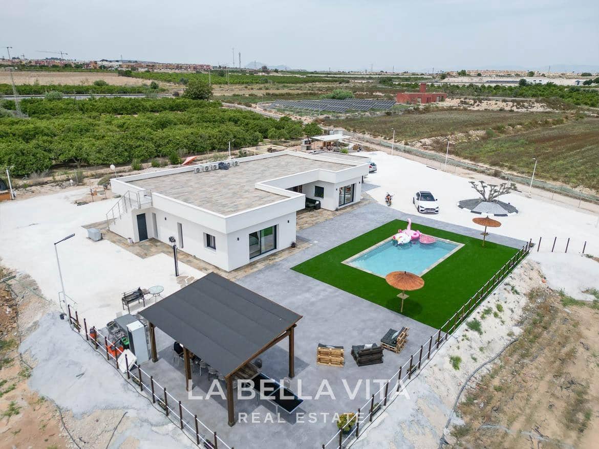 4 soverom Villa til salgs i Rojales med svømmebasseng garasje - € 1 300 000 (Ref: 9335201)