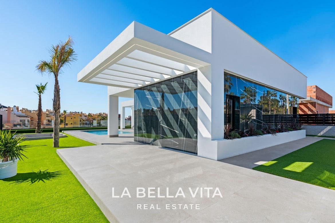 Chalet de 3 habitaciones en Algorfa en venta con piscina - 670.000 € (Ref: 9335204)