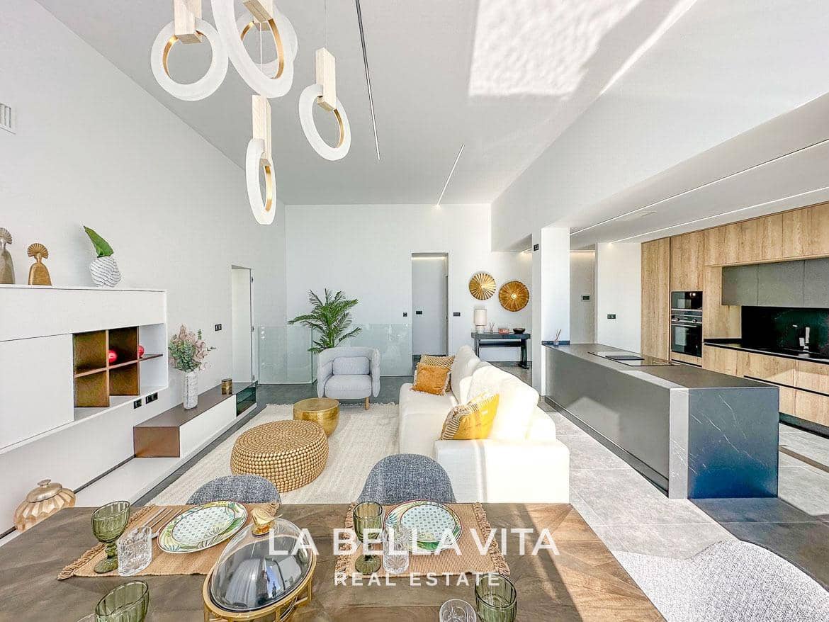 3 quarto Moradia para venda em Los Altos com piscina garagem - 650 000 € (Ref: 9335205)