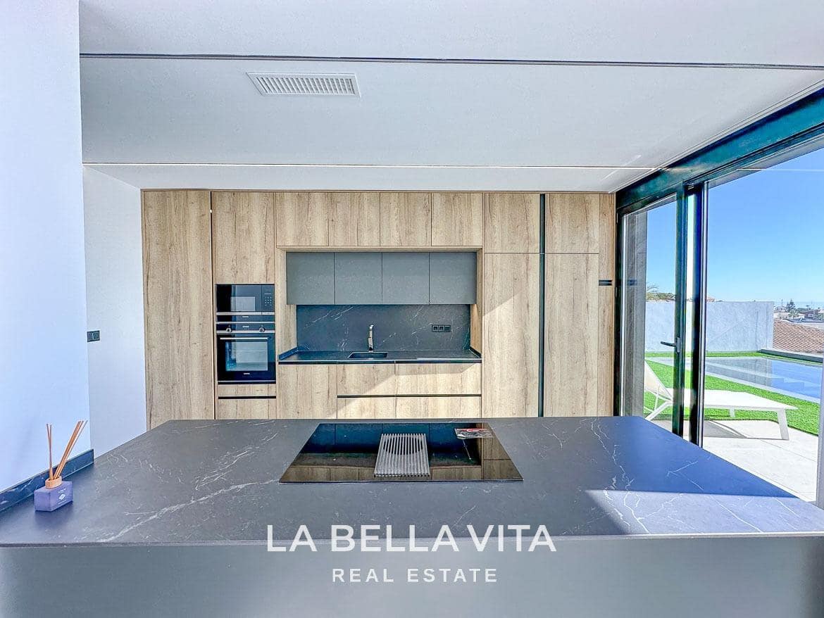 3 quarto Moradia para venda em Los Altos com piscina garagem - 650 000 € (Ref: 9335205)