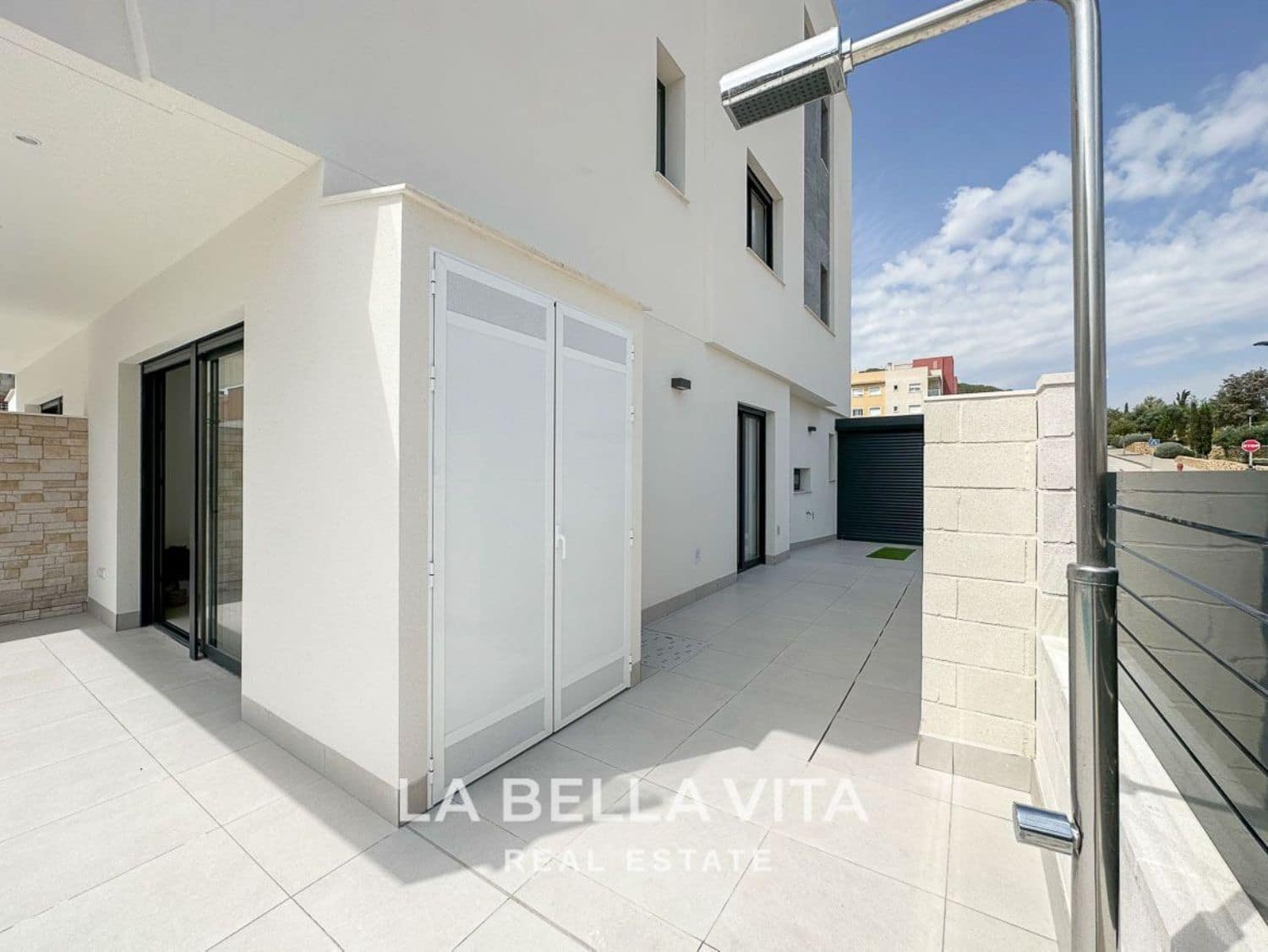 5 slaapkamer Villa te koop in Guardamar del Segura met zwembad - € 507.000 (Ref: 9335206)