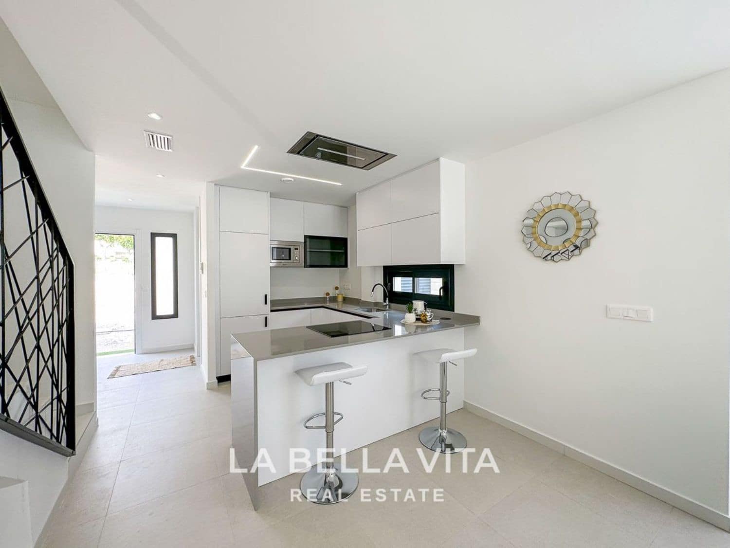 5 slaapkamer Villa te koop in Guardamar del Segura met zwembad - € 507.000 (Ref: 9335206)