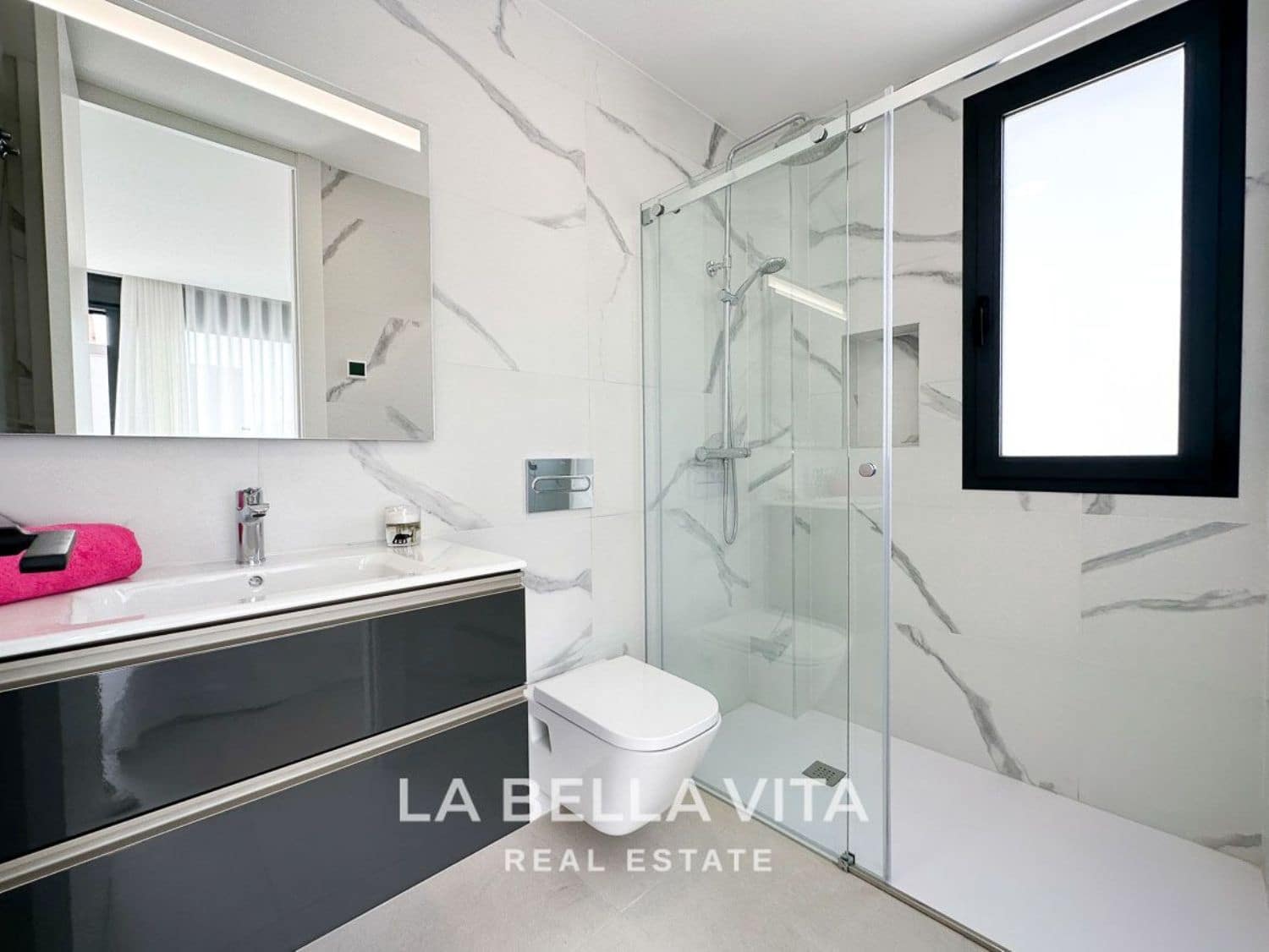 5 slaapkamer Villa te koop in Guardamar del Segura met zwembad - € 507.000 (Ref: 9335206)