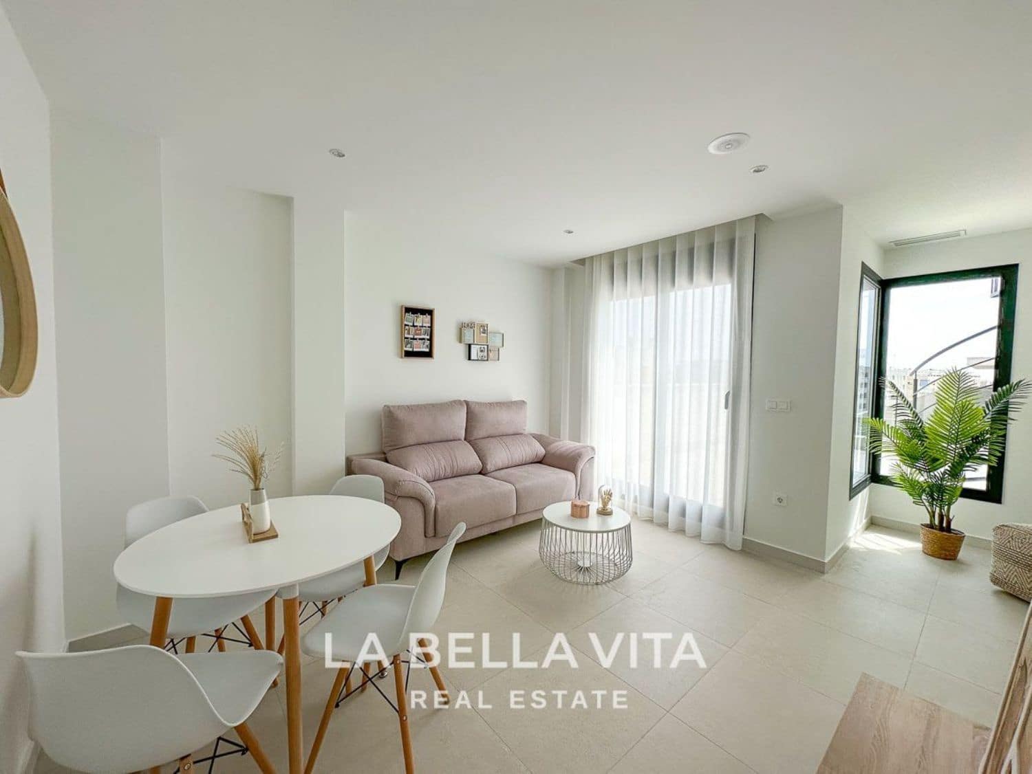 5 slaapkamer Villa te koop in Guardamar del Segura met zwembad - € 507.000 (Ref: 9335206)