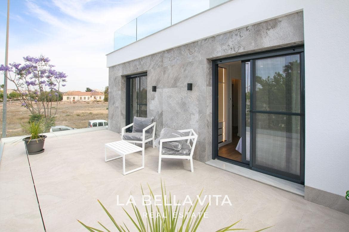 3 chambre Villa/Maison à vendre à Pilar de la Horadada avec piscine garage - 725 000 € (Ref: 9335211)