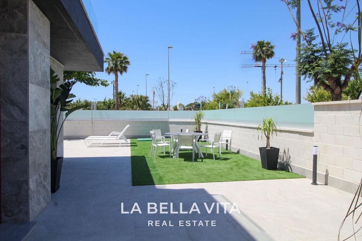 3 chambre Villa/Maison à vendre à Pilar de la Horadada avec piscine garage - 725 000 € (Ref: 9335211)