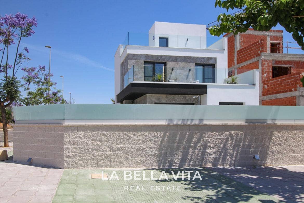 3 chambre Villa/Maison à vendre à Pilar de la Horadada avec piscine garage - 725 000 € (Ref: 9335211)